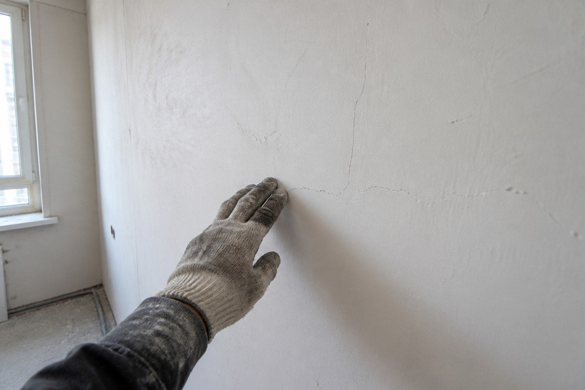 HPMC in Gypsum Plaster Crack Diagnosis HPMC in gypsum plaster crack diagnosis for dry mix mortar manufacturers